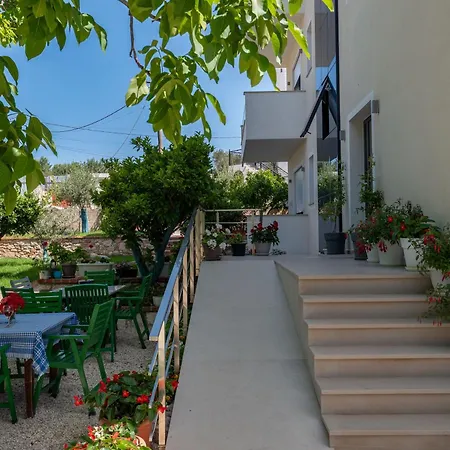 Ξενοδοχείο Golden 4*