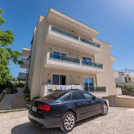 Golden Ξενοδοχείο 4*
