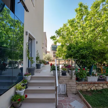 Golden Ξενοδοχείο 4*
