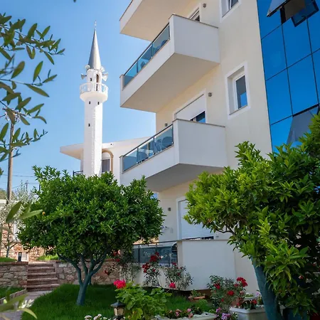 Golden 4* Εξαμίλιο