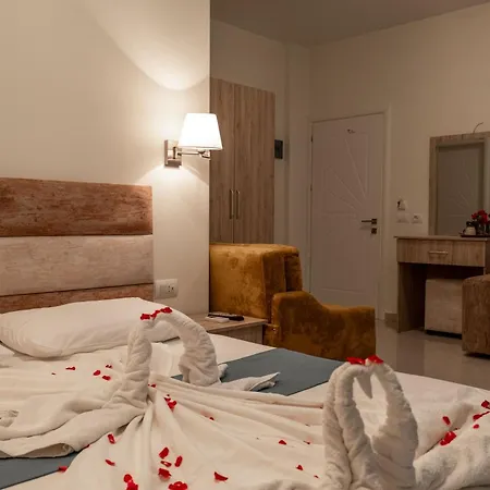 Golden Hotel