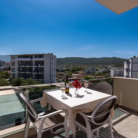 Golden 4* Εξαμίλιο